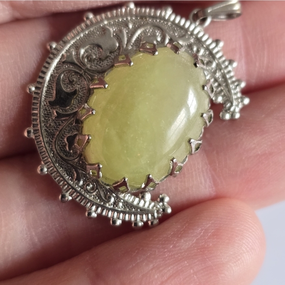 Vintage crescent moon pendant silver tone lemon yellow stone eclipse - Picture 2 of 10